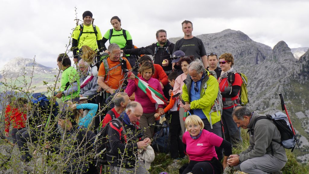 Puerto de los Tornos–Lanestosa: Mortera, La; Comida en Ogarrio y entrega de trofeos